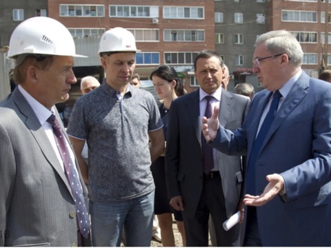Мэр и губернатор на стройке дет сада